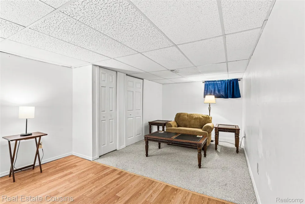 303 Park Lane Linden City, MI 48451