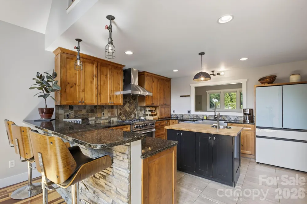 73 Hudson Hollow Horse Shoe, NC 28742