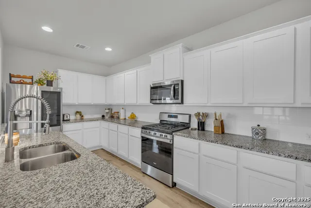 116 Gray Wolf San Marcos, TX 78666