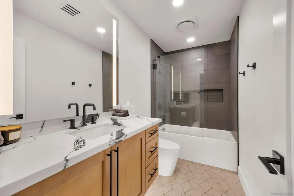 1094 Red Maple Chula Vista, CA 91910