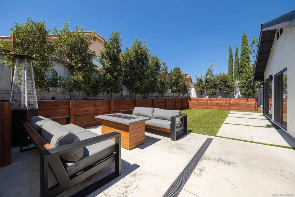 1094 Red Maple Chula Vista, CA 91910