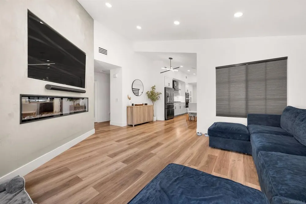 1094 Red Maple Chula Vista, CA 91910