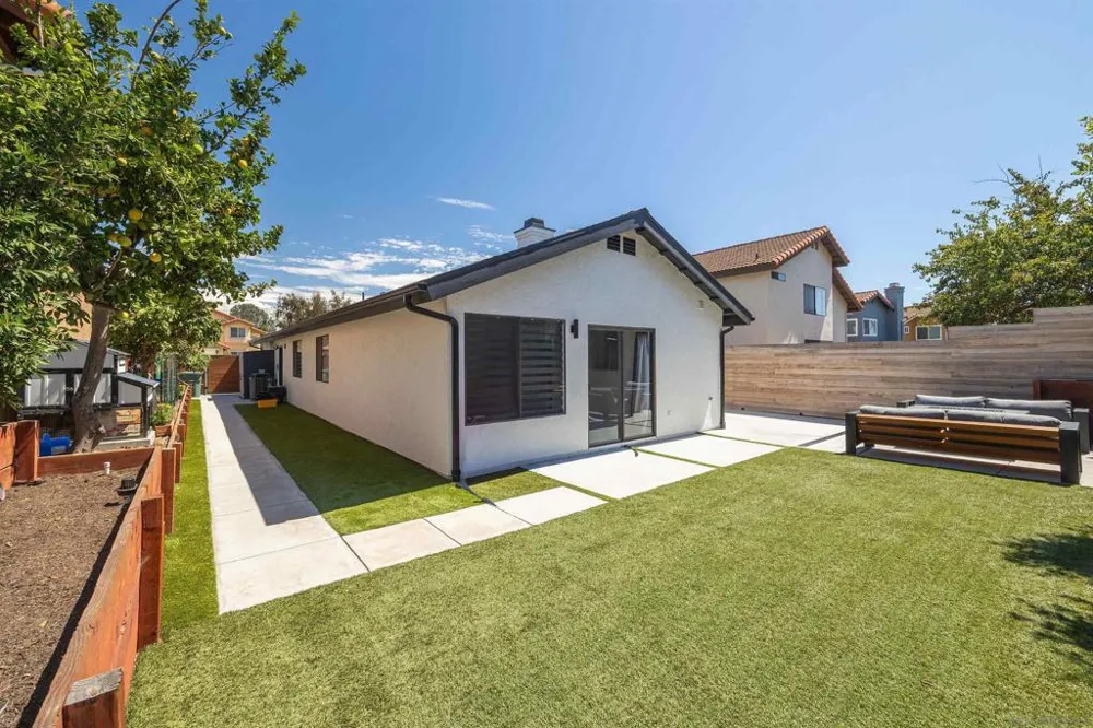 1094 Red Maple Chula Vista, CA 91910