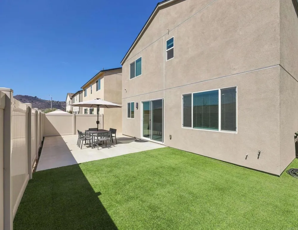 253 Paddock Lane Fallbrook, CA 92028