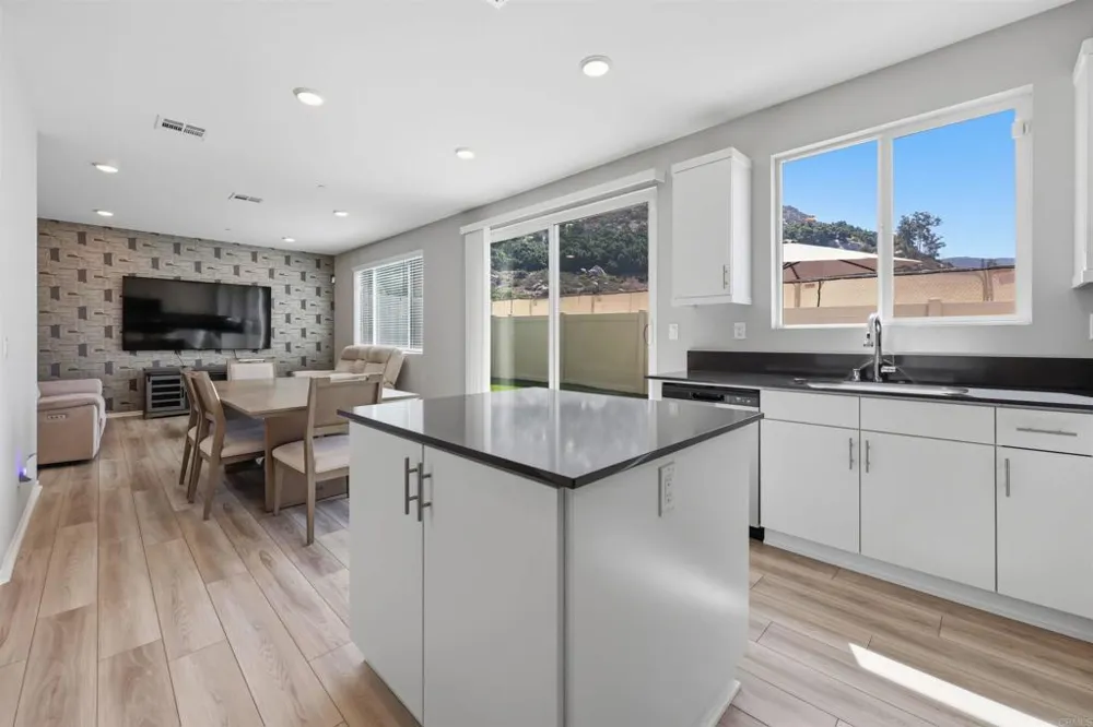 253 Paddock Lane Fallbrook, CA 92028
