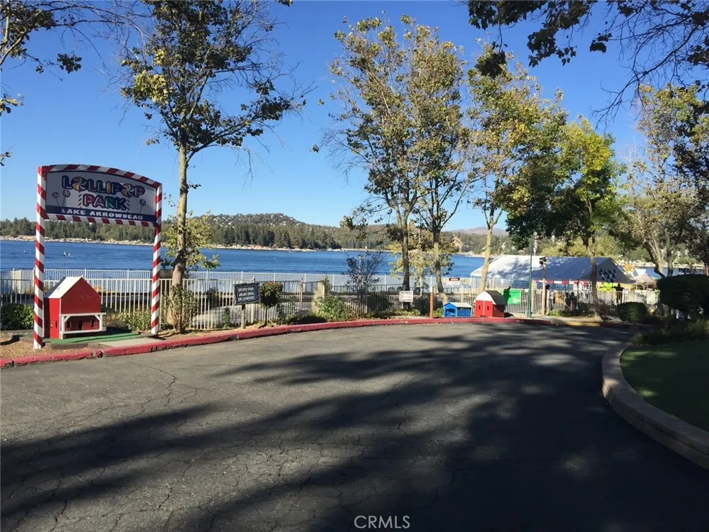 29776 Hook Creek Cedar Glen, CA 92321