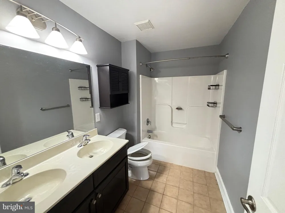 1 ROBERT COURT Chadds Ford, PA 19317