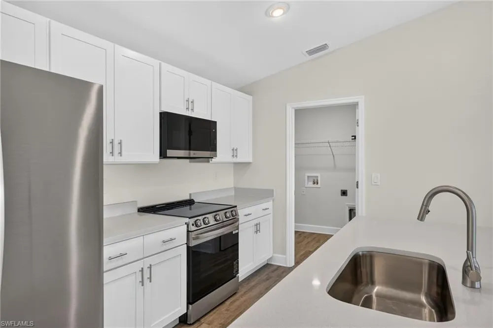 424 NW 17th Place Cape Coral, FL 33993
