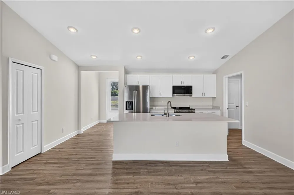 424 NW 17th Place Cape Coral, FL 33993