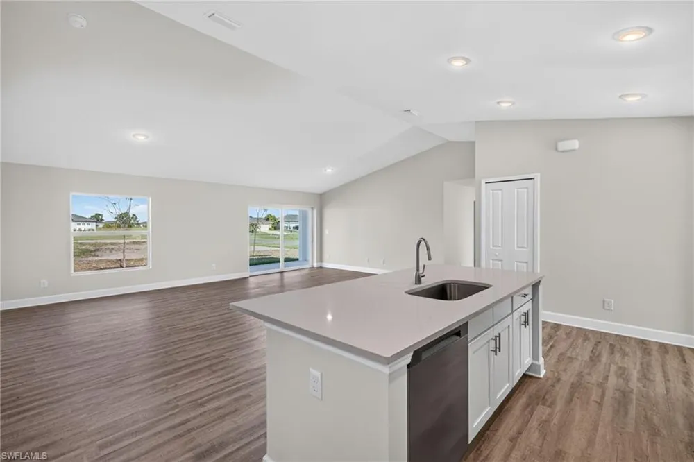 424 NW 17th Place Cape Coral, FL 33993