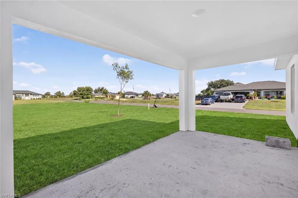 424 NW 17th Place Cape Coral, FL 33993