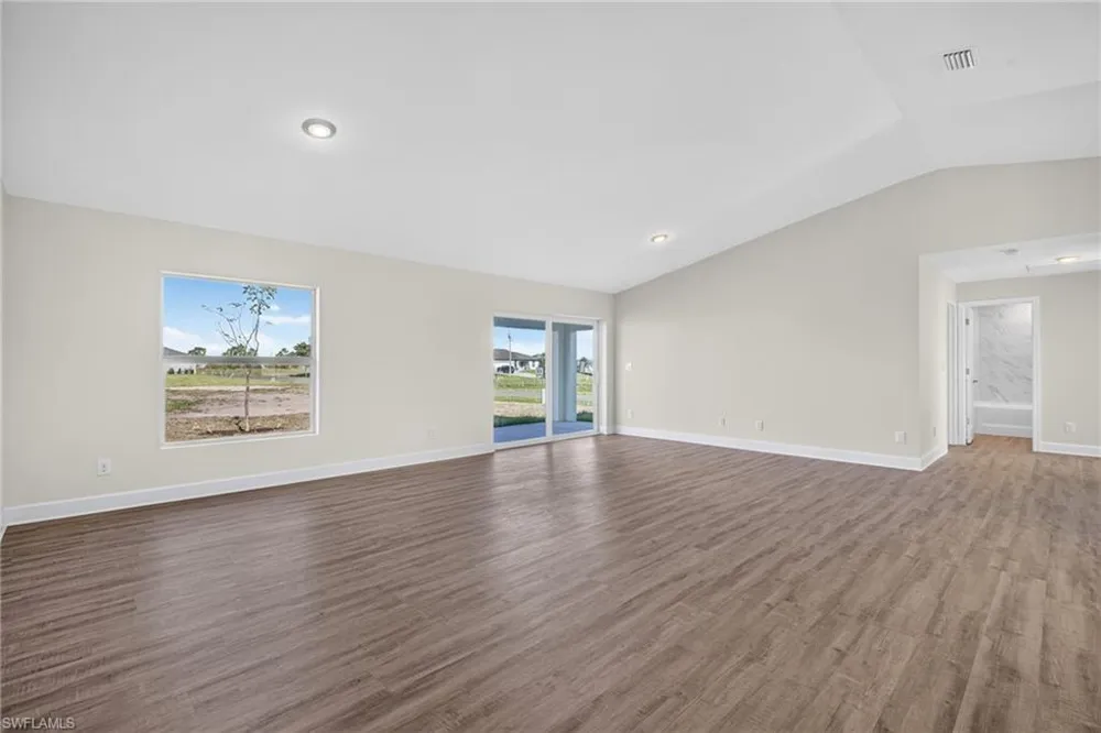 424 NW 17th Place Cape Coral, FL 33993