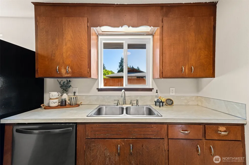 10810 105th Street SW Tacoma, WA 98498