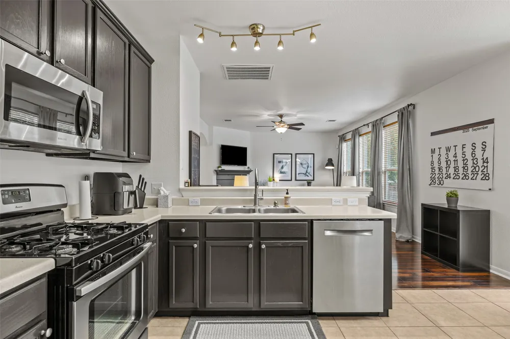 145 Paddington Drive Kyle, TX 78640