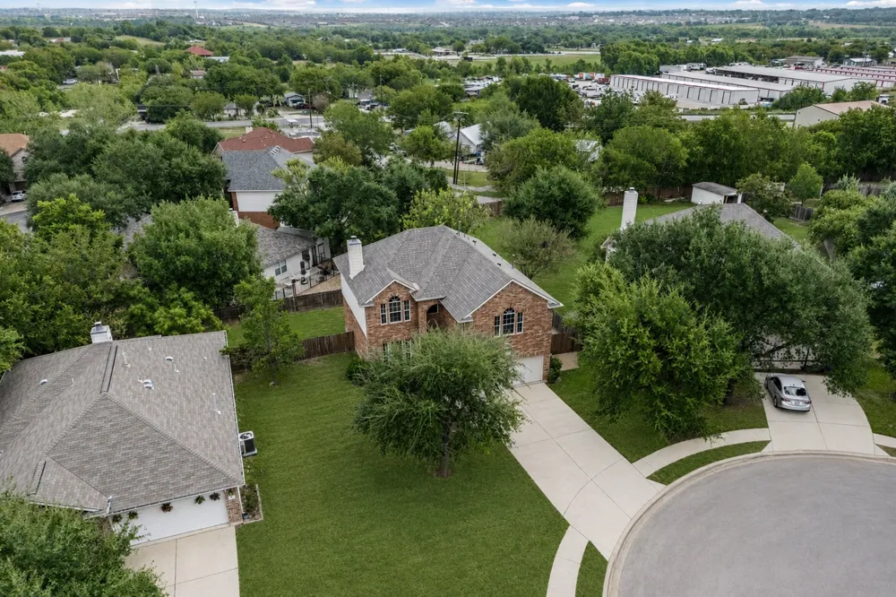 145 Paddington Drive Kyle, TX 78640
