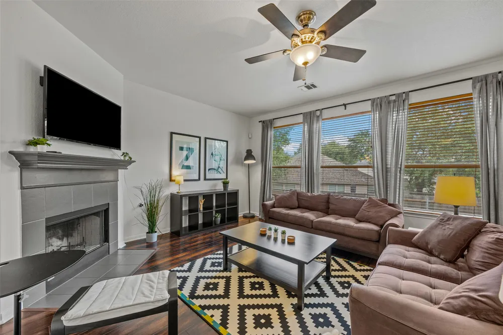 145 Paddington Drive Kyle, TX 78640