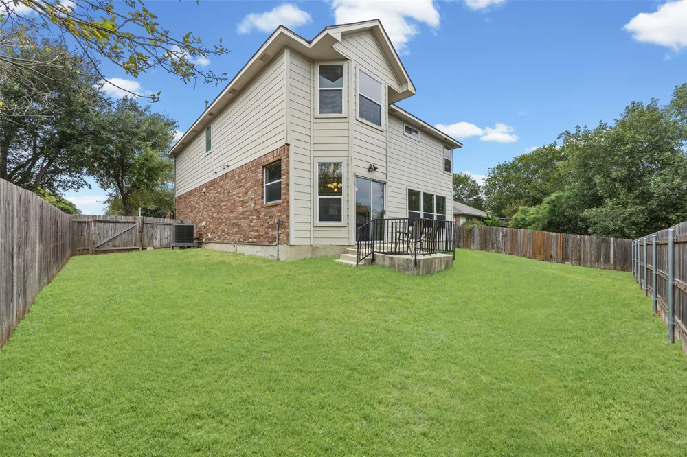 145 Paddington Drive Kyle, TX 78640
