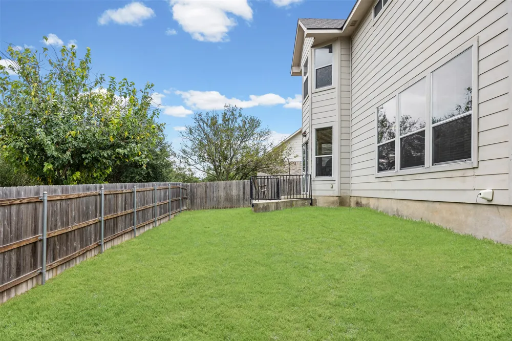 145 Paddington Drive Kyle, TX 78640