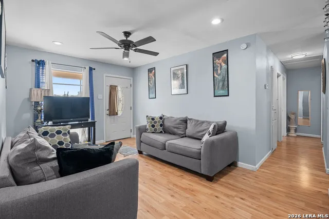 207 Lynhaven San Antonio, TX 78220