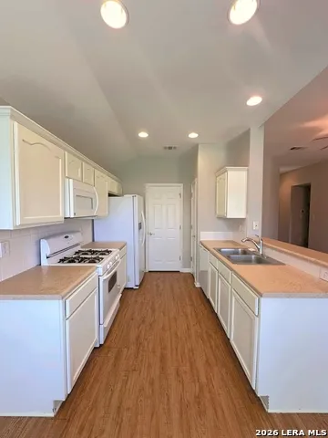 8414 Pigeonberry Dr Converse, TX 78109