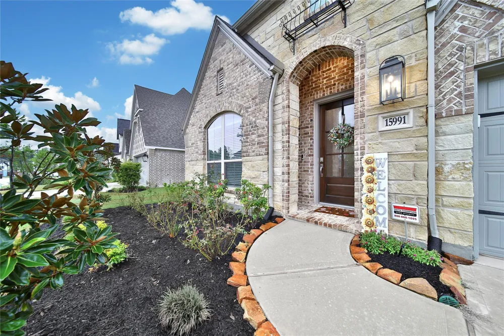 15991 Mahogany Mist Drive Conroe, TX 77302