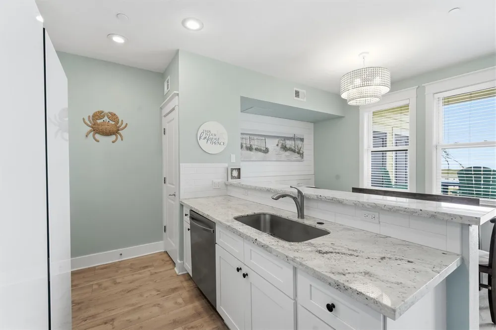 4111 Pointe West Drive #202 Galveston, TX 77554