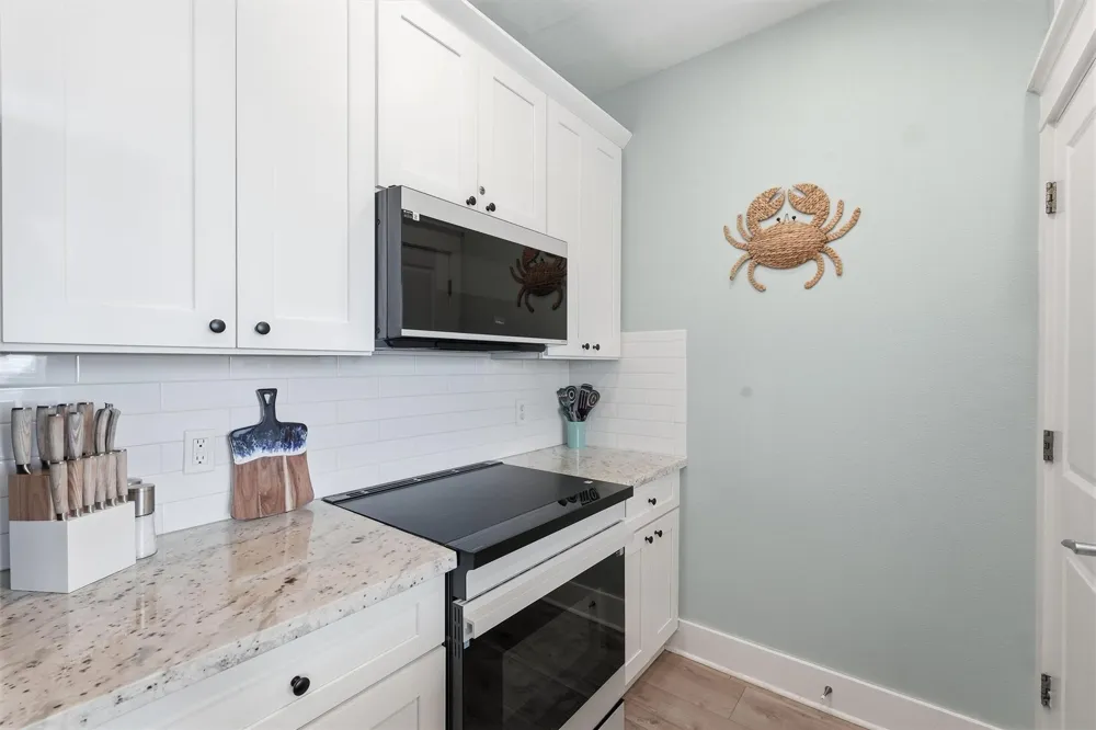 4111 Pointe West Drive #202 Galveston, TX 77554