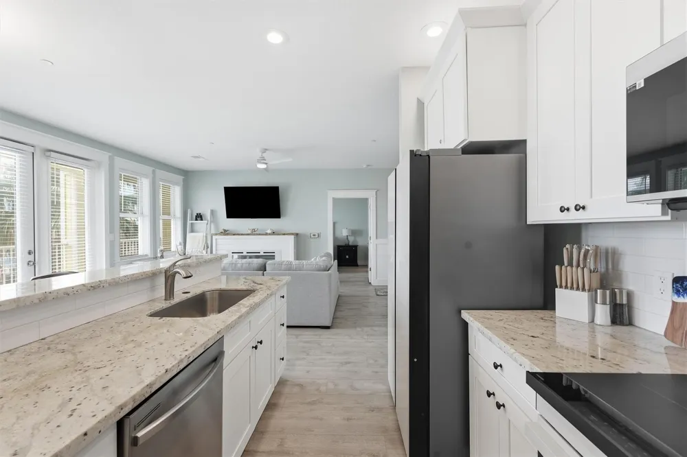 4111 Pointe West Drive #202 Galveston, TX 77554