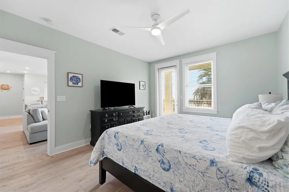 4111 Pointe West Drive #202 Galveston, TX 77554