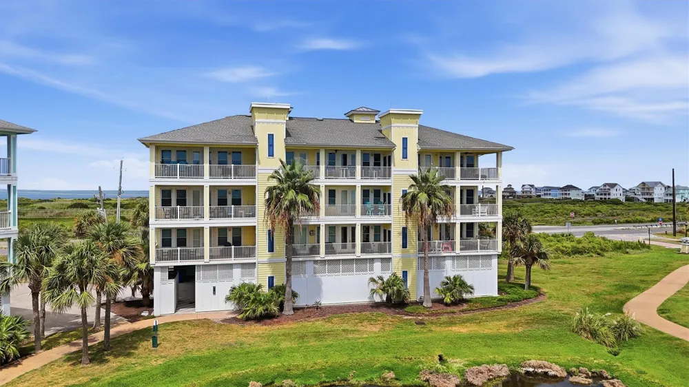 4111 Pointe West Drive #202 Galveston, TX 77554