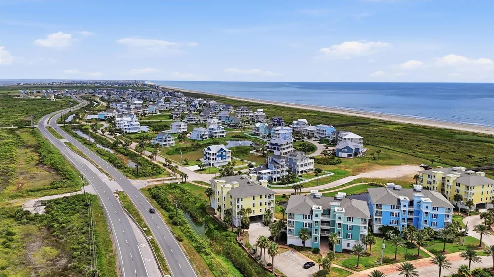 4111 Pointe West Drive #202 Galveston, TX 77554