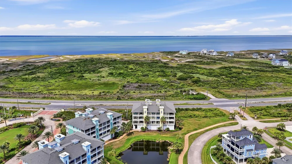 4111 Pointe West Drive #202 Galveston, TX 77554