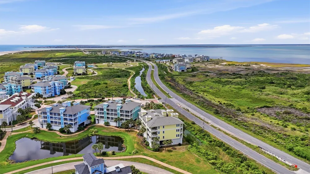 4111 Pointe West Drive #202 Galveston, TX 77554