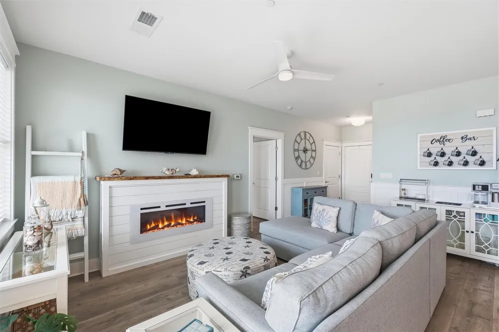 4111 Pointe West Drive #202 Galveston, TX 77554