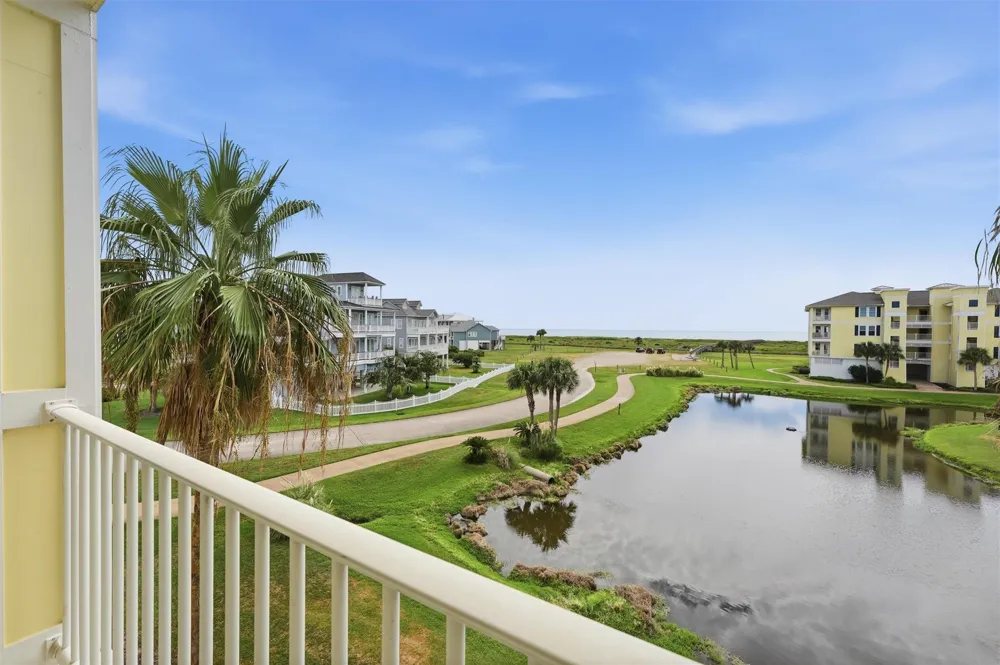 4111 Pointe West Drive #202 Galveston, TX 77554