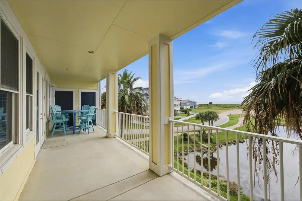 4111 Pointe West Drive #202 Galveston, TX 77554