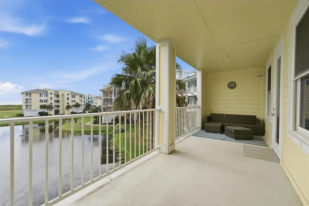 4111 Pointe West Drive #202 Galveston, TX 77554