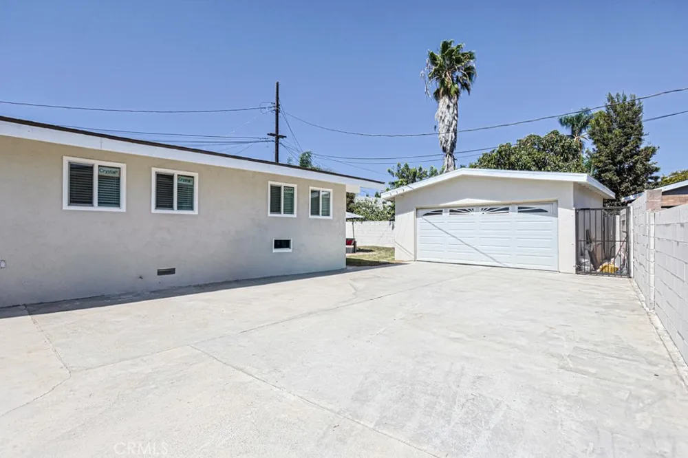 15723 Bonsallo Gardena, CA 90247