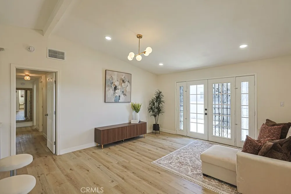 15723 Bonsallo Gardena, CA 90247