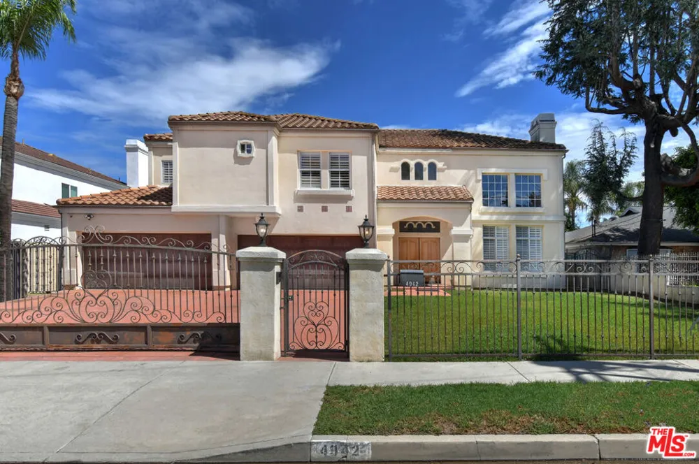 4942 Densmore Avenue Los Angeles, CA 91436