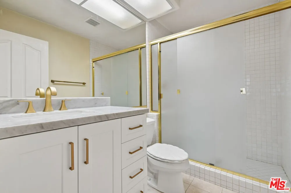 4942 Densmore Avenue Los Angeles, CA 91436