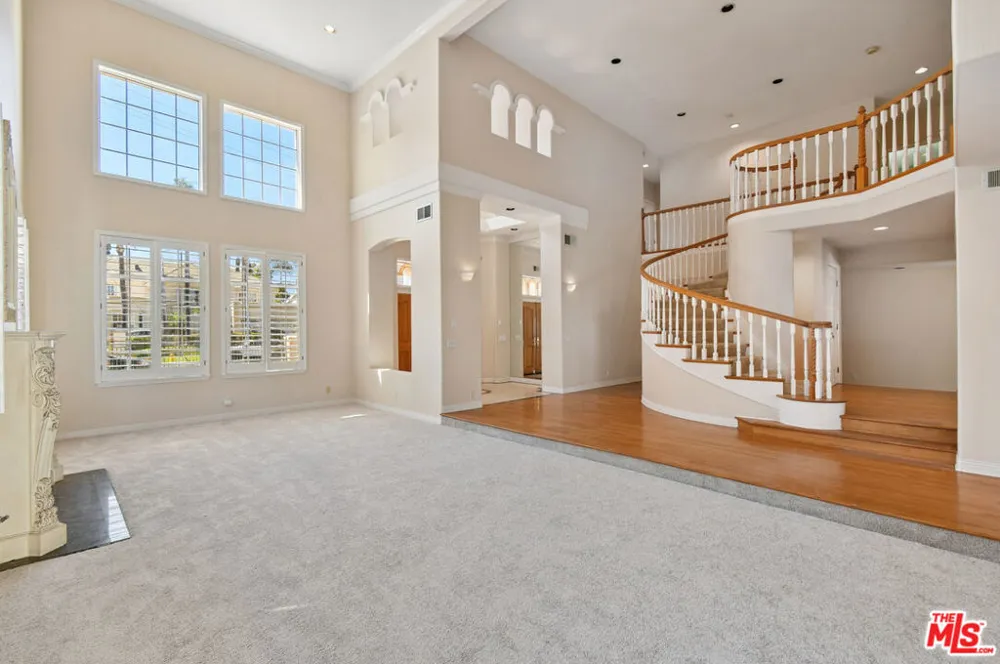 4942 Densmore Avenue Los Angeles, CA 91436