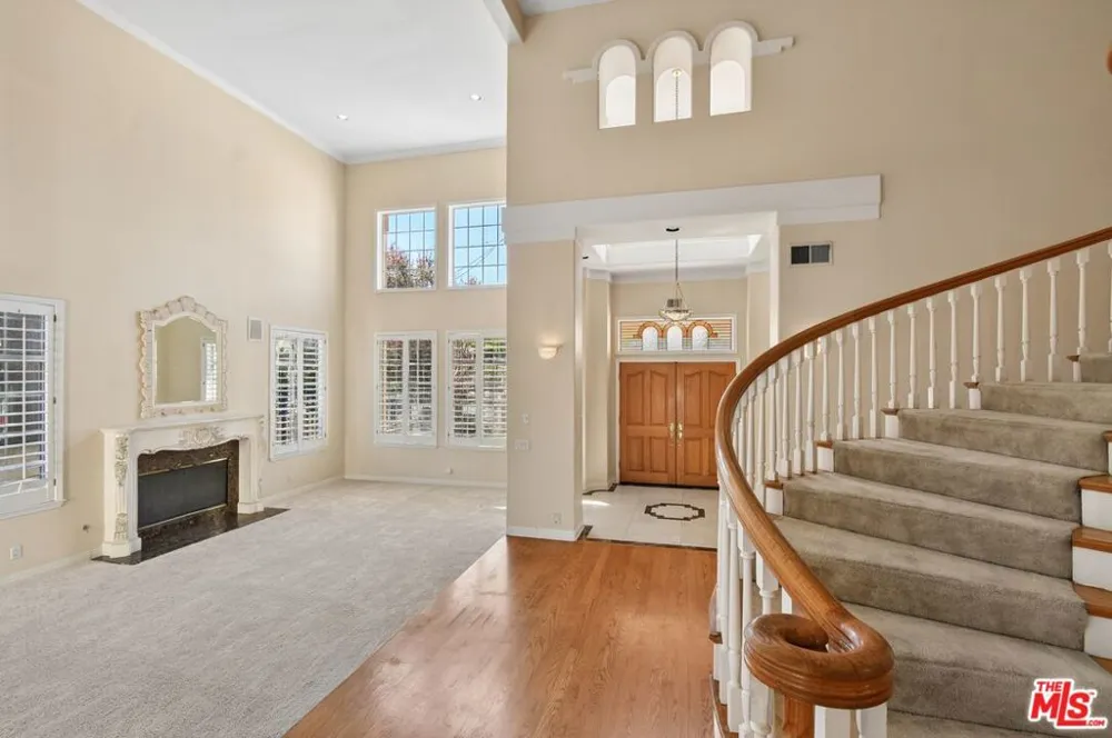 4942 Densmore Avenue Los Angeles, CA 91436
