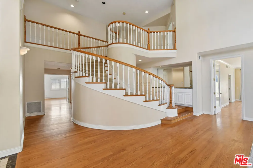 4942 Densmore Avenue Los Angeles, CA 91436