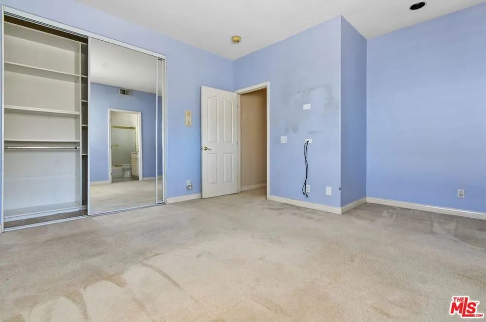 4942 Densmore Avenue Los Angeles, CA 91436