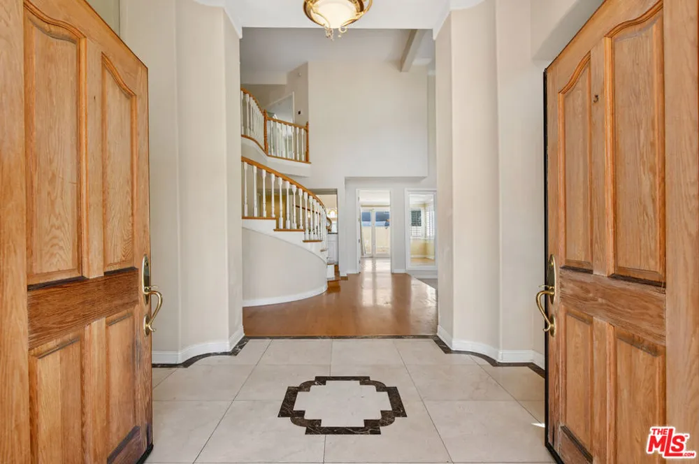 4942 Densmore Avenue Los Angeles, CA 91436