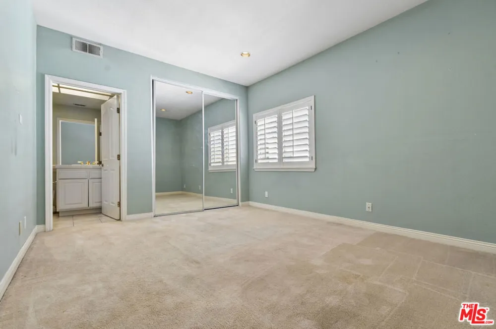 4942 Densmore Avenue Los Angeles, CA 91436
