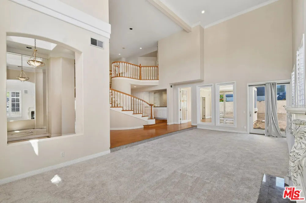 4942 Densmore Avenue Los Angeles, CA 91436