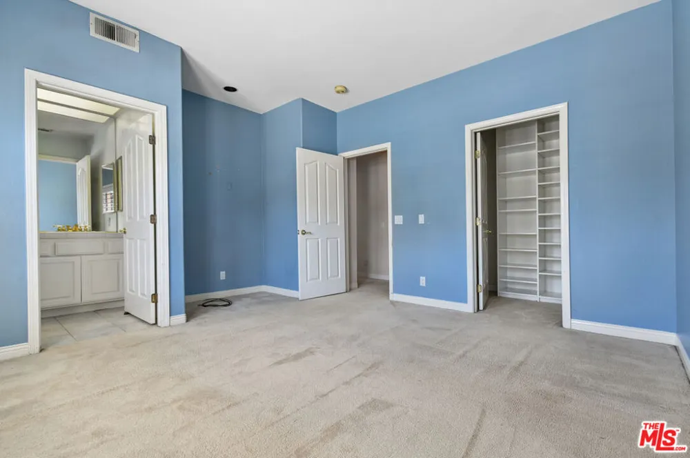 4942 Densmore Avenue Los Angeles, CA 91436