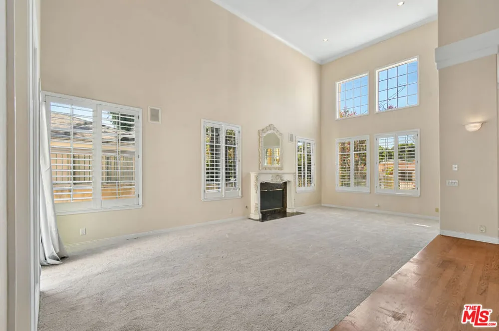 4942 Densmore Avenue Los Angeles, CA 91436